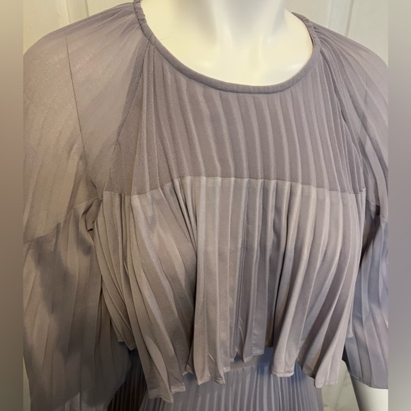 Pre-owned beautiful ASOS long shoulder ruffle and pleated A skirt - Picture 2 of 6